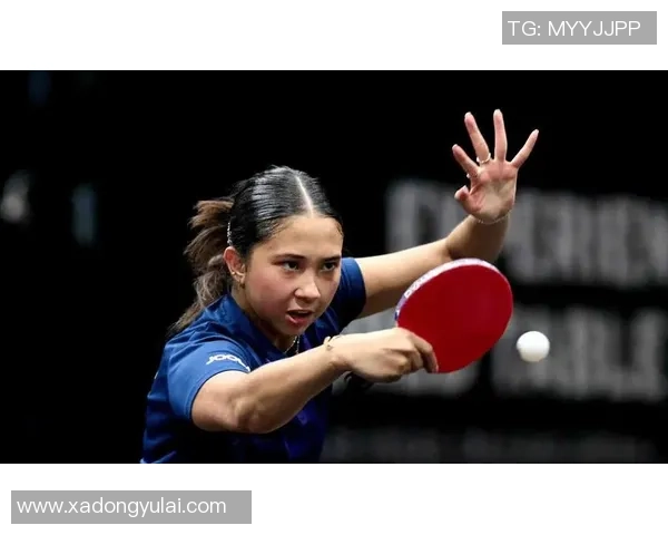 女性足球裁判崭露头角 成为绿茵场上的新星 打破性别偏见引领未来裁判新风潮